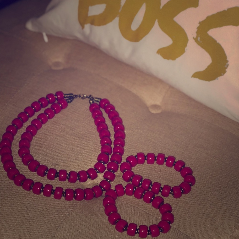 Necklace and bracelet set